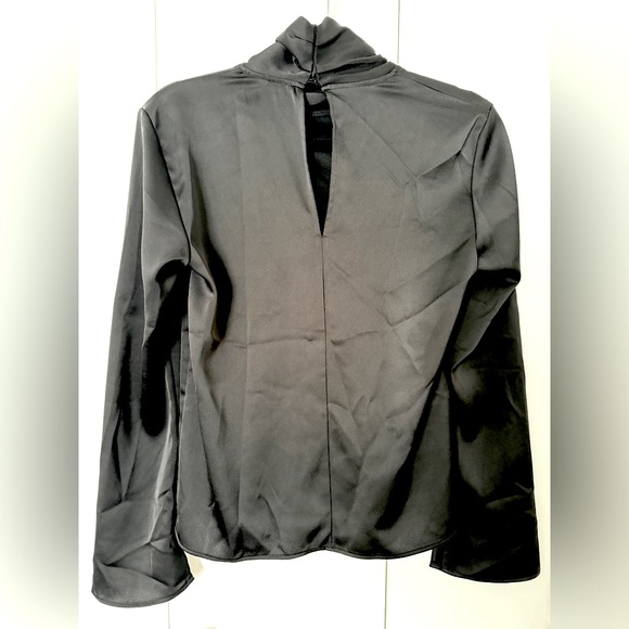 Never Worn — H&M Blouse - Picture 2 of 6